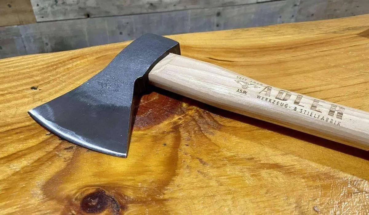 Adler Rheinland Hatchet 14