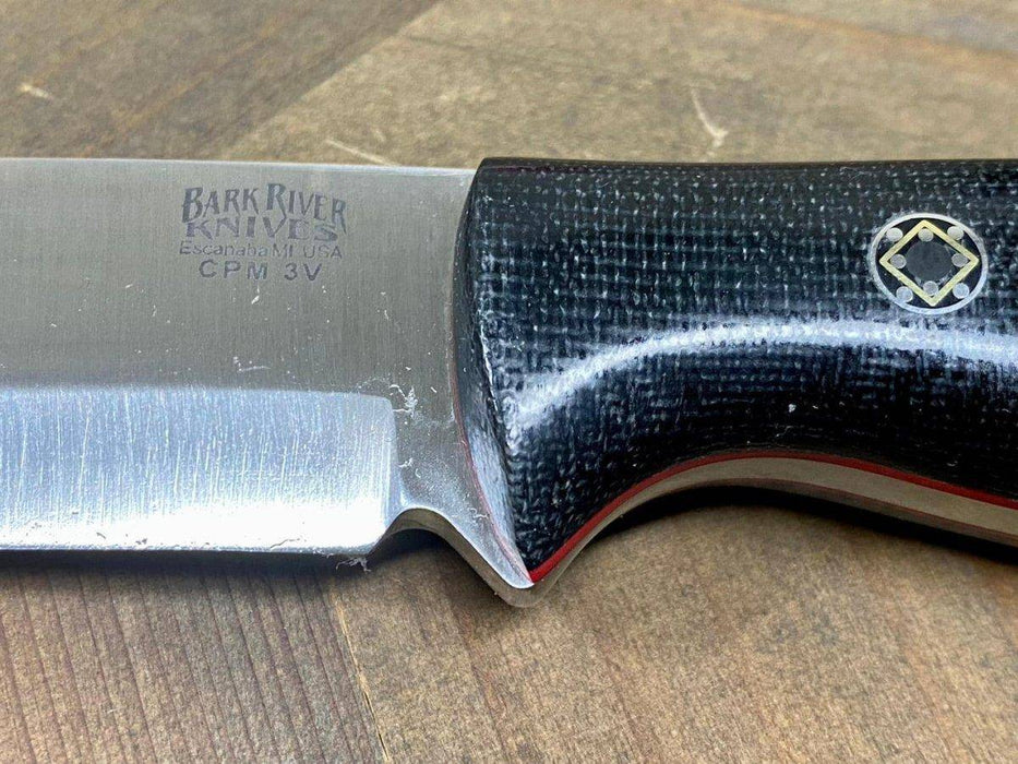 Bark River Gunny Scandi CPM 3V Black Micarta, Bloody Basin Spacer, Red Liners, Mosaic Pins