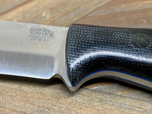 Bark River Gunny Scandi CPM 3V Black Micarta, Blue Liners, Black Pins