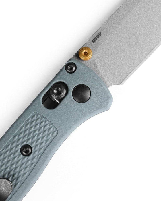 Benchmade 533SL-07 Seasonal Mini Bugout AXIS Folding Knife 2.82" S30V Crushed Silver Cerakote Plain Blade Sage Green Grivory Handles