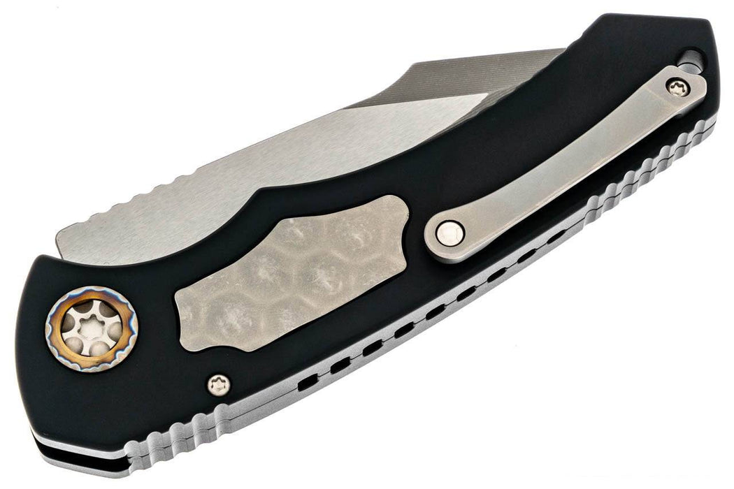 Heretic Auto Pariah H048-5A MagnaCut Black Handle Battleworn Single Edge Blade Flamed Pivot