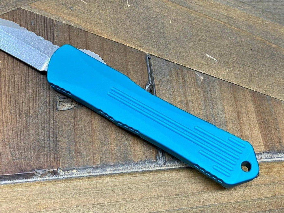 Heretic Knives Manticore S Bowie Turquoise Handle Stonewash Blade H022B-2A-TQ