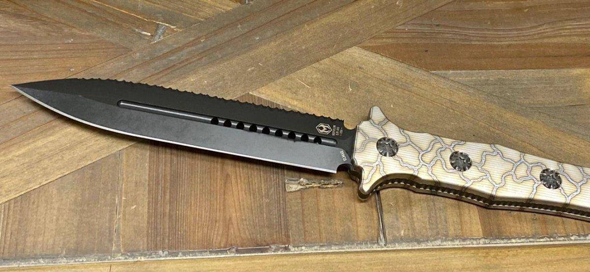 Heretic Nephilim Fixed Blade D/E Dagger Flamed Titanium Handle DLC Black Full Serrated Blade H003-6C-FTi