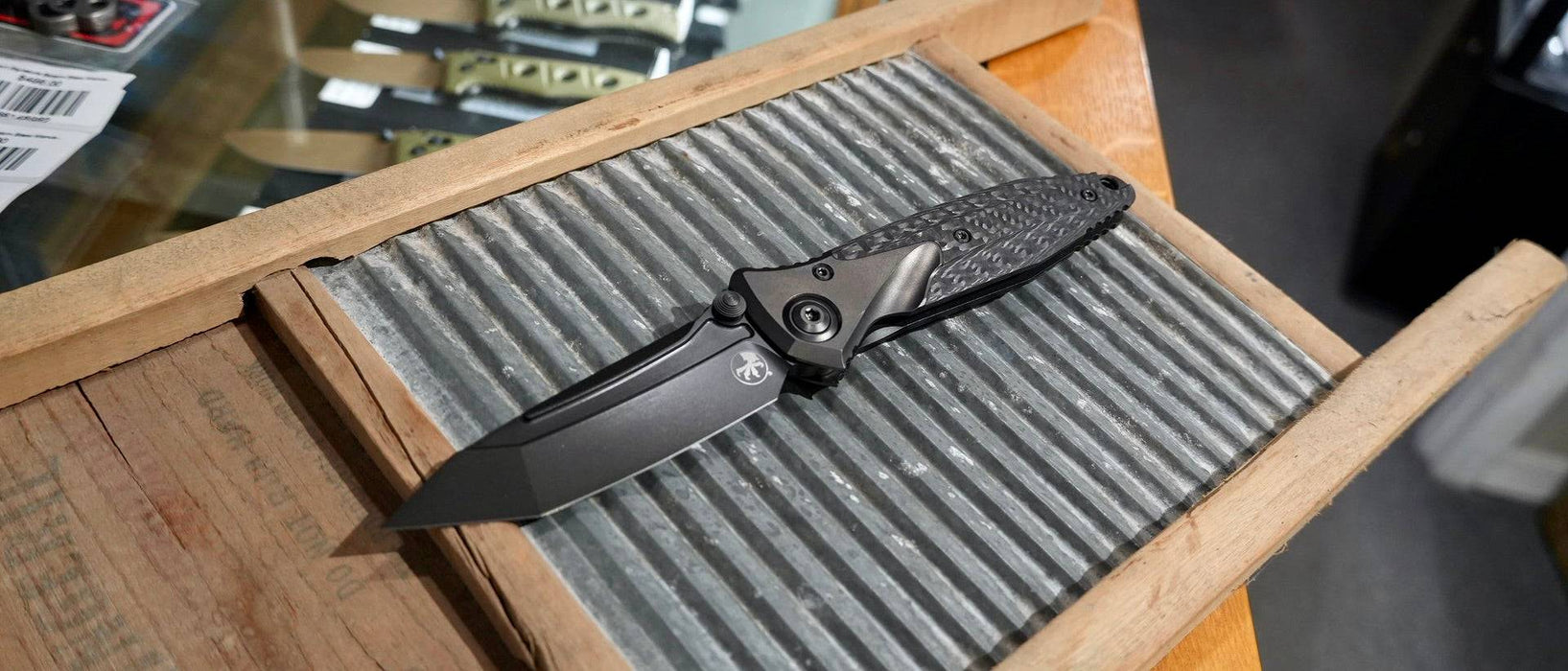 Microtech Signature Socom Bravo Manual Folding Knife 4" M390 Black DLC Tanto Titanium Handles Carbon Fiber Scales 261-1DLCTCFTIS