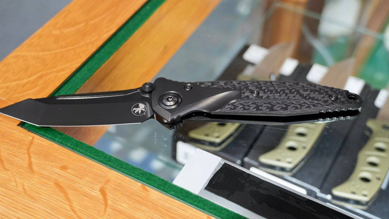 Microtech Signature Socom Bravo Manual Folding Knife 4" M390 Black DLC Tanto Titanium Handles Carbon Fiber Scales 261-1DLCTCFTIS