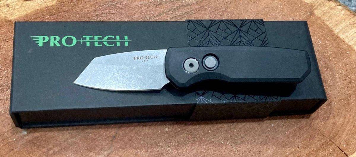 Pro-Tech Runt 5 R5401 Magnacut SW Reverse Tanto Blade Black Handle (USA)