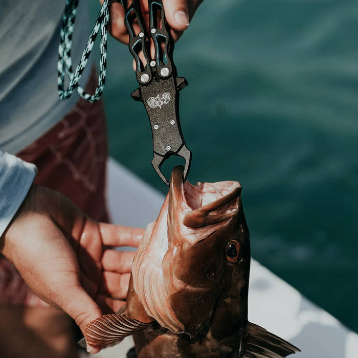 Toadfish Stowaway Fish Gripper