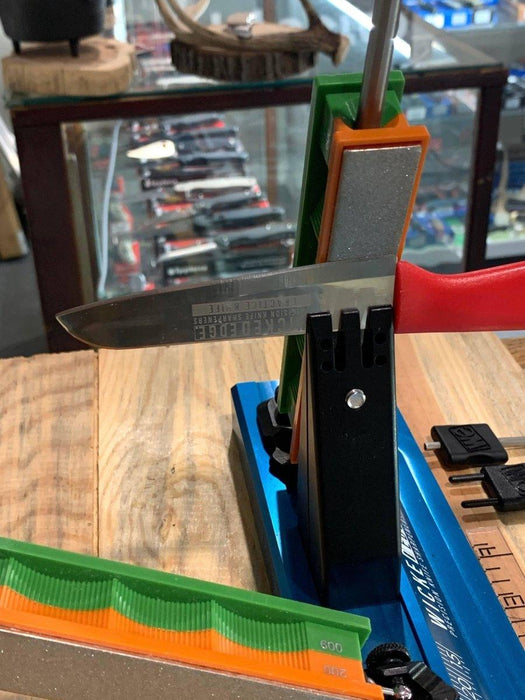 https://www.northriveroutdoors.com/cdn/shop/products/wicked-edge-go-we60-precision-knife-sharpener-usa-north-river-outdoors-7_525x700.jpg?v=1694653269